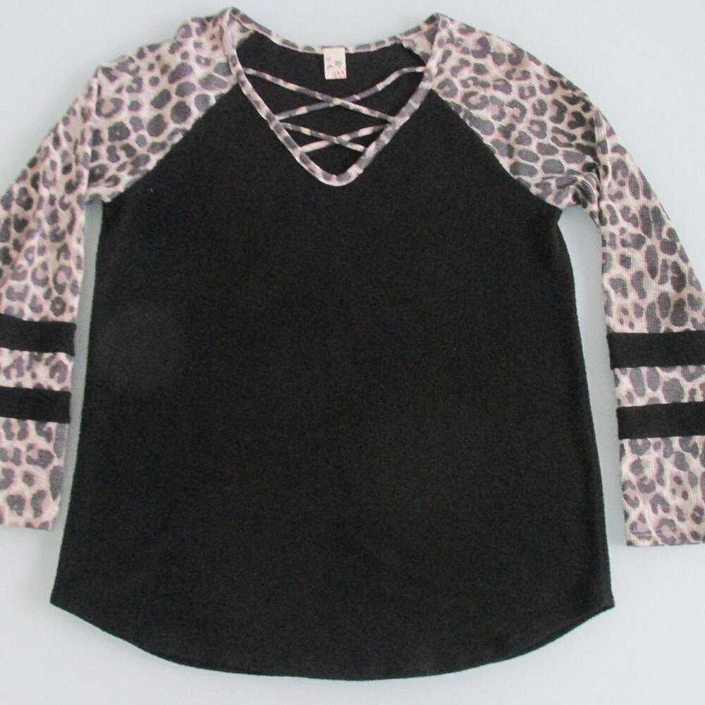7th Ray Women's Animal Print Knit Top Size Small